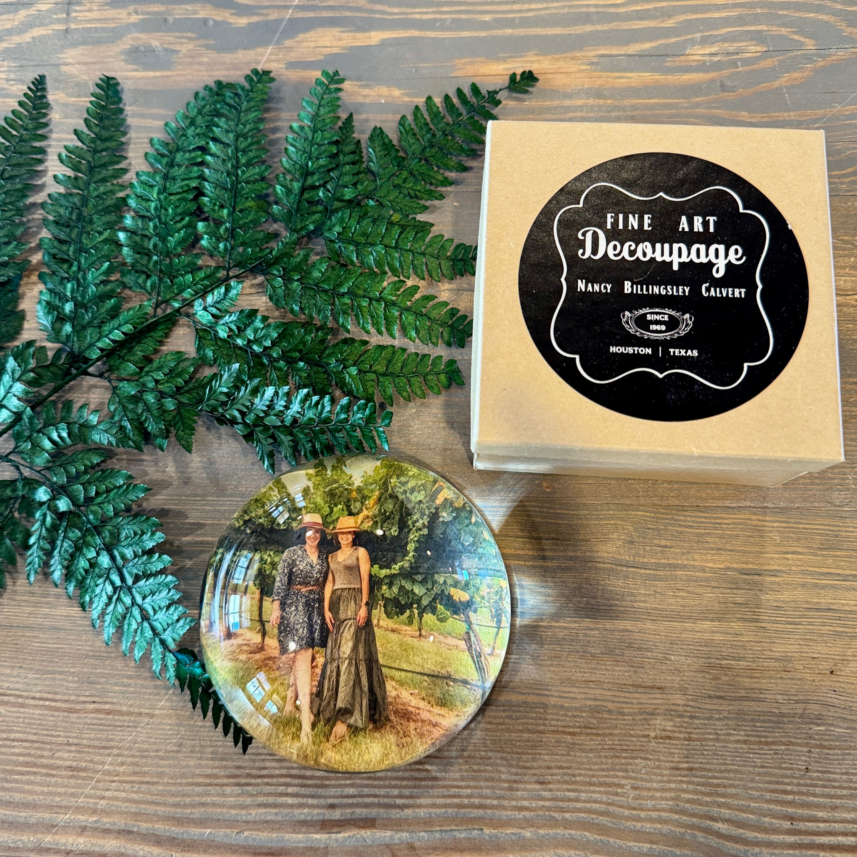 Paperweight: Friends