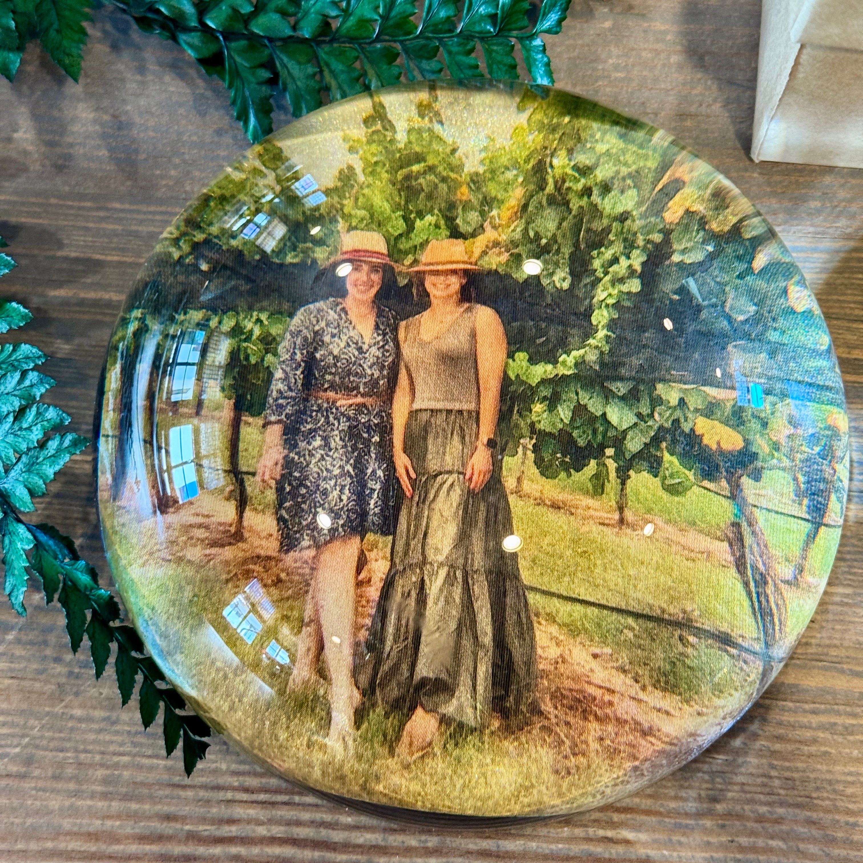 Paperweight: Friends